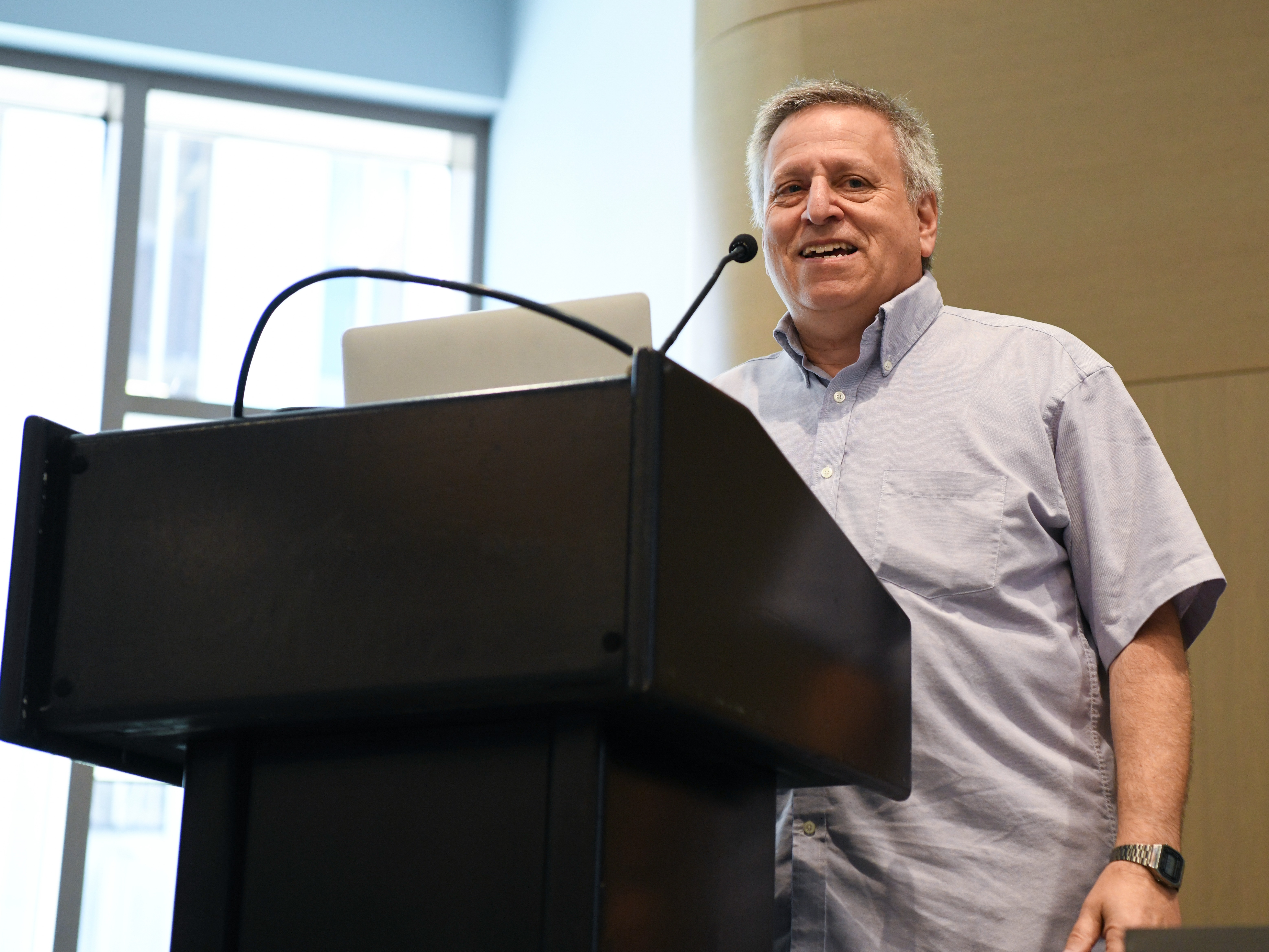 Image of Peter Bamberger speaking at the AOM 2024 NDSC session