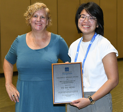 AOM2022_WilliamNewmanAward_1000x1000 AOM2022_WilliamNewmanAward_1000x1000