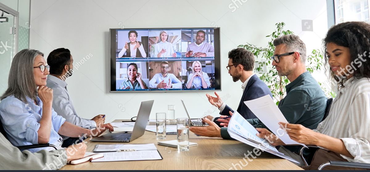 imageofgroupdiscussingstrategy