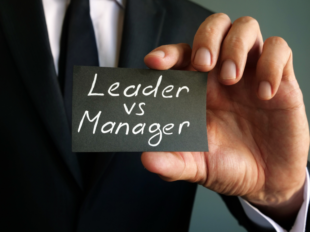 leader-vs-manager1-card